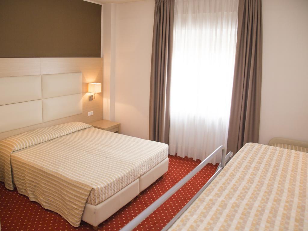 Hotel Regina Bolzano Exterior photo