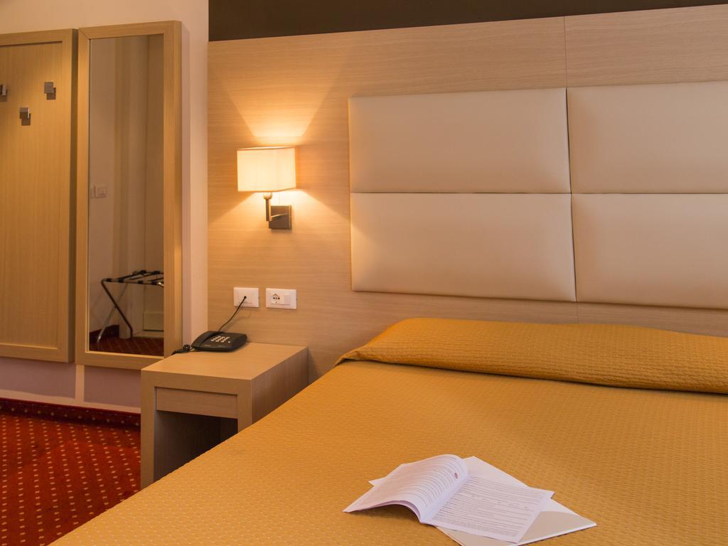 Hotel Regina Bolzano Exterior photo