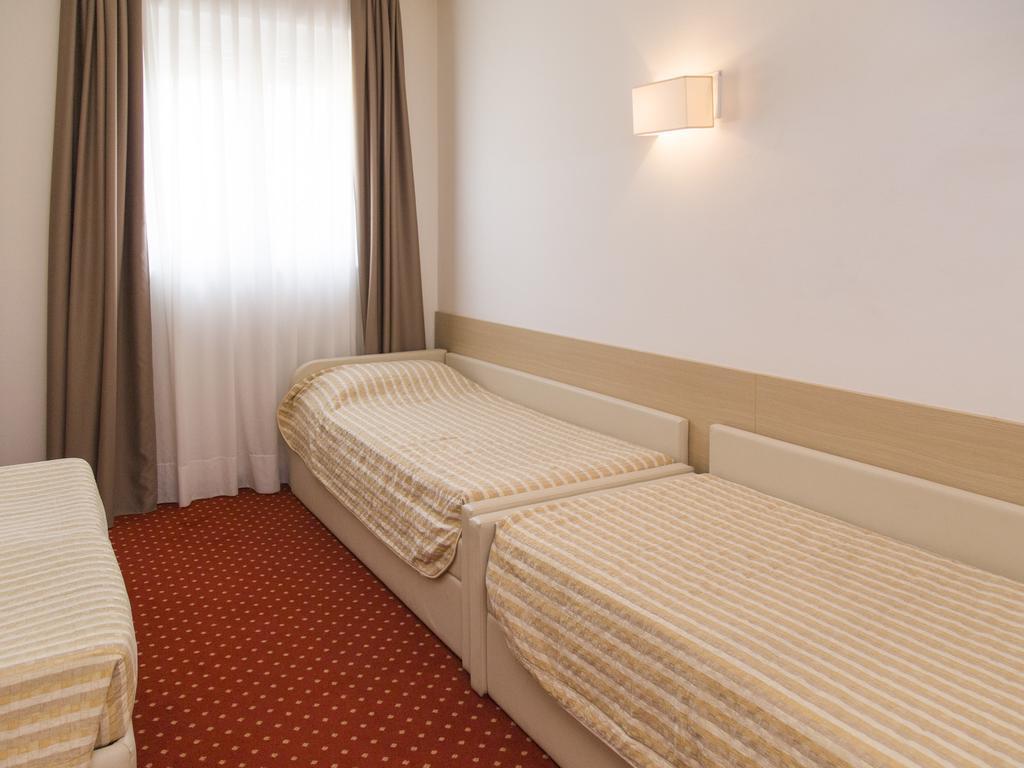 Hotel Regina Bolzano Exterior photo