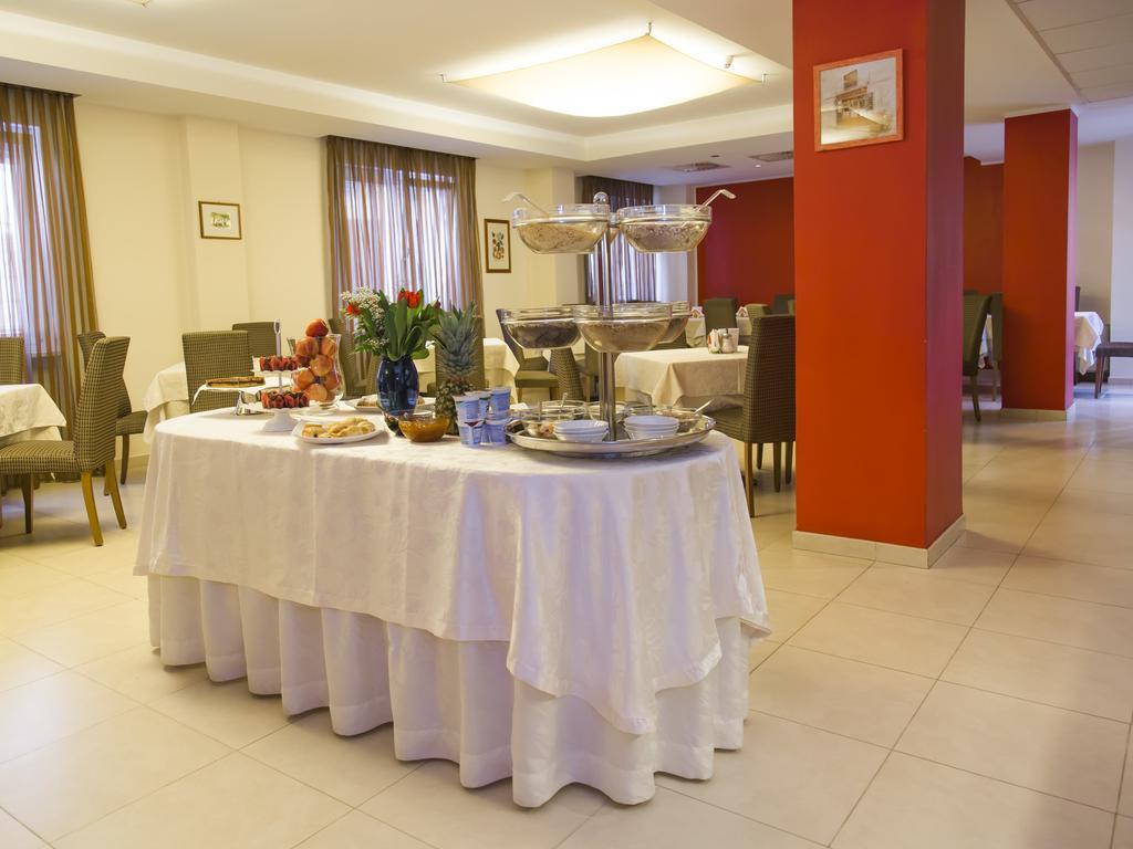 Hotel Regina Bolzano Exterior photo